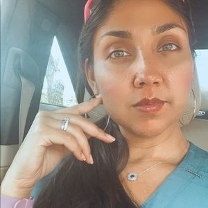 Meet your Posher, Estephania